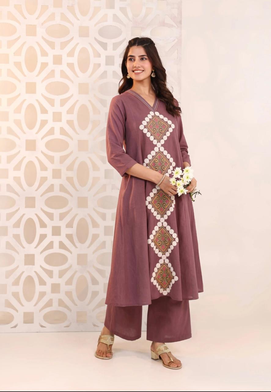 Mehru Geometric Embroidered Kurta Set