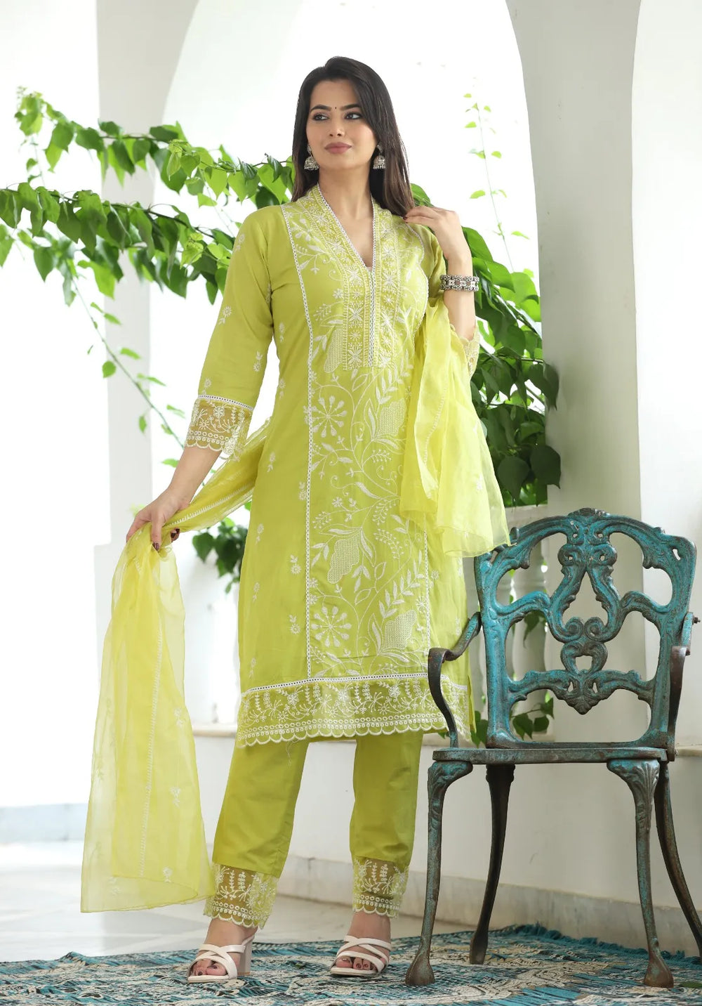 Lucknowi Suit Set