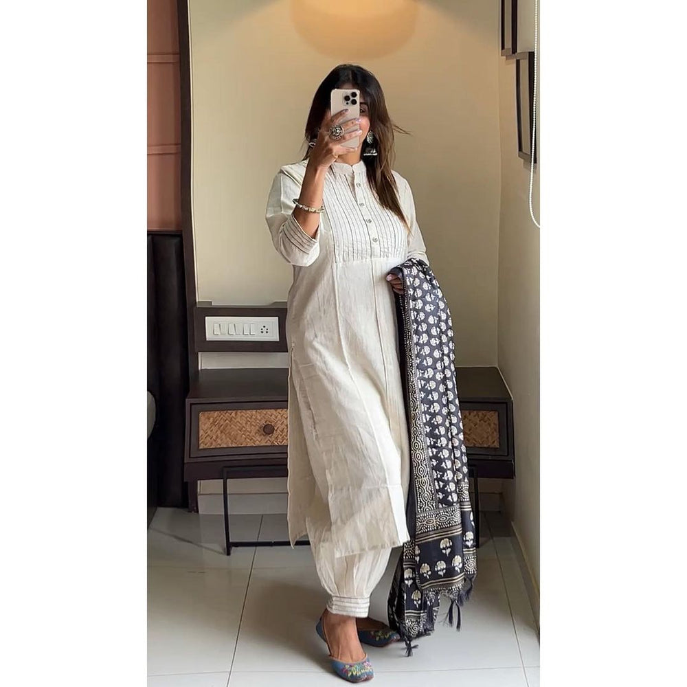Ivory Grace Pintuck Kurta Set with Dupatta