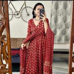 Crimson Heritage Printed Kurta Set with Dupatta