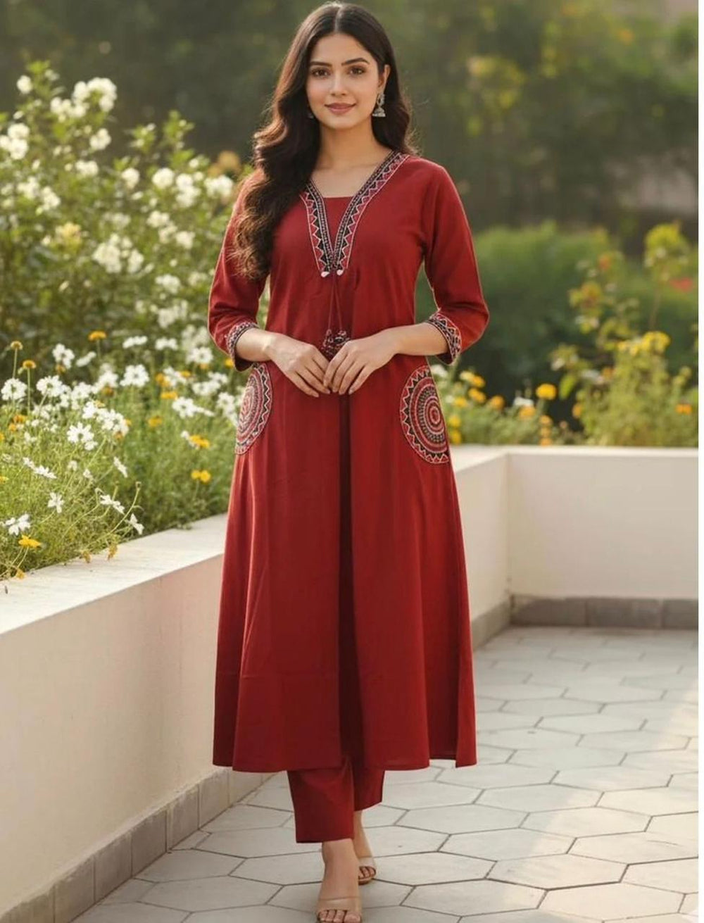 Abhivani Women's Straight Kurta with Pant Set