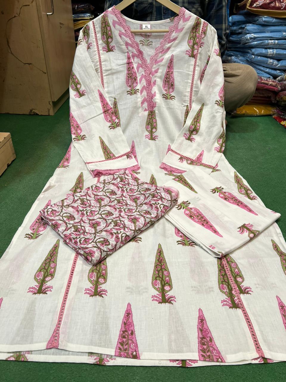 “Lavender Noor” Cotton Kurta Pant Dupatta Set