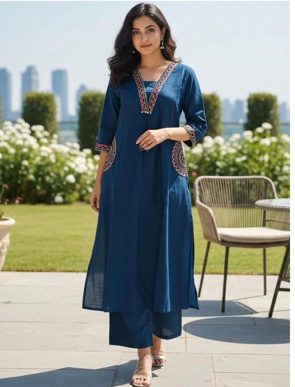 Abhivani Women's Straight Kurta with Pant Set