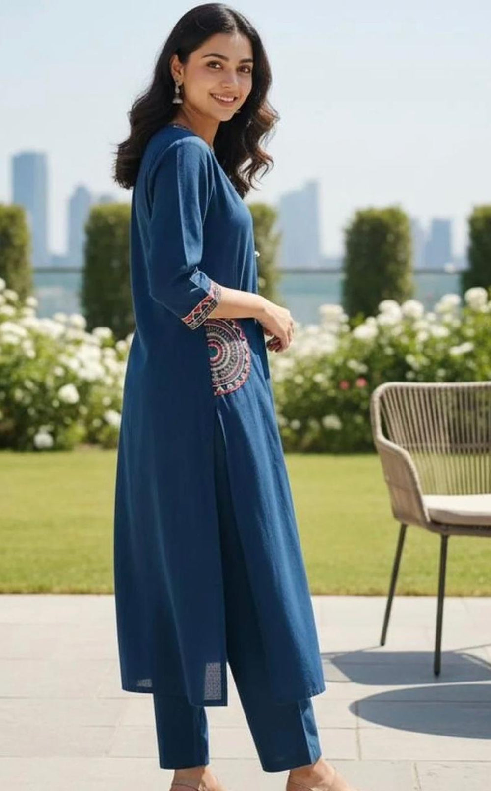Abhivani Women's Straight Kurta with Pant Set